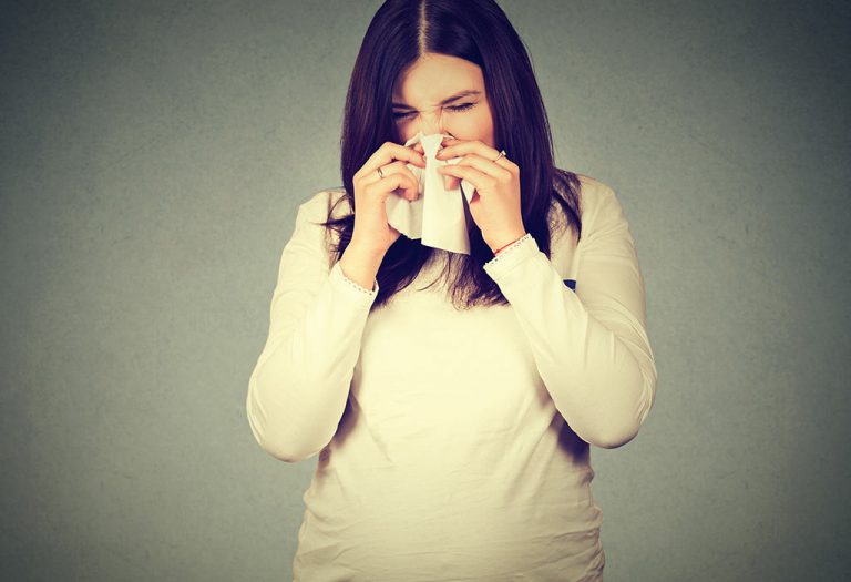 sneezing-during-pregnancy-causes-effects-and-prevention