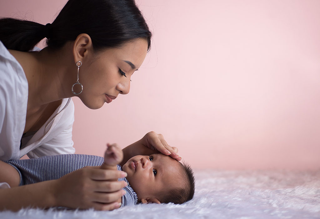 Сон синий ребенок. Mother look after. Taking Care. Learning to take Care of a Baby.