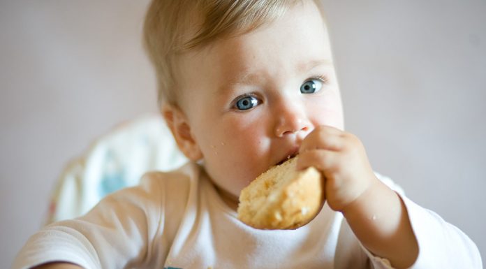 When and How to Introduce Bread to Babies